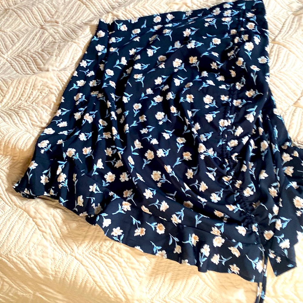 Black floral print skirt